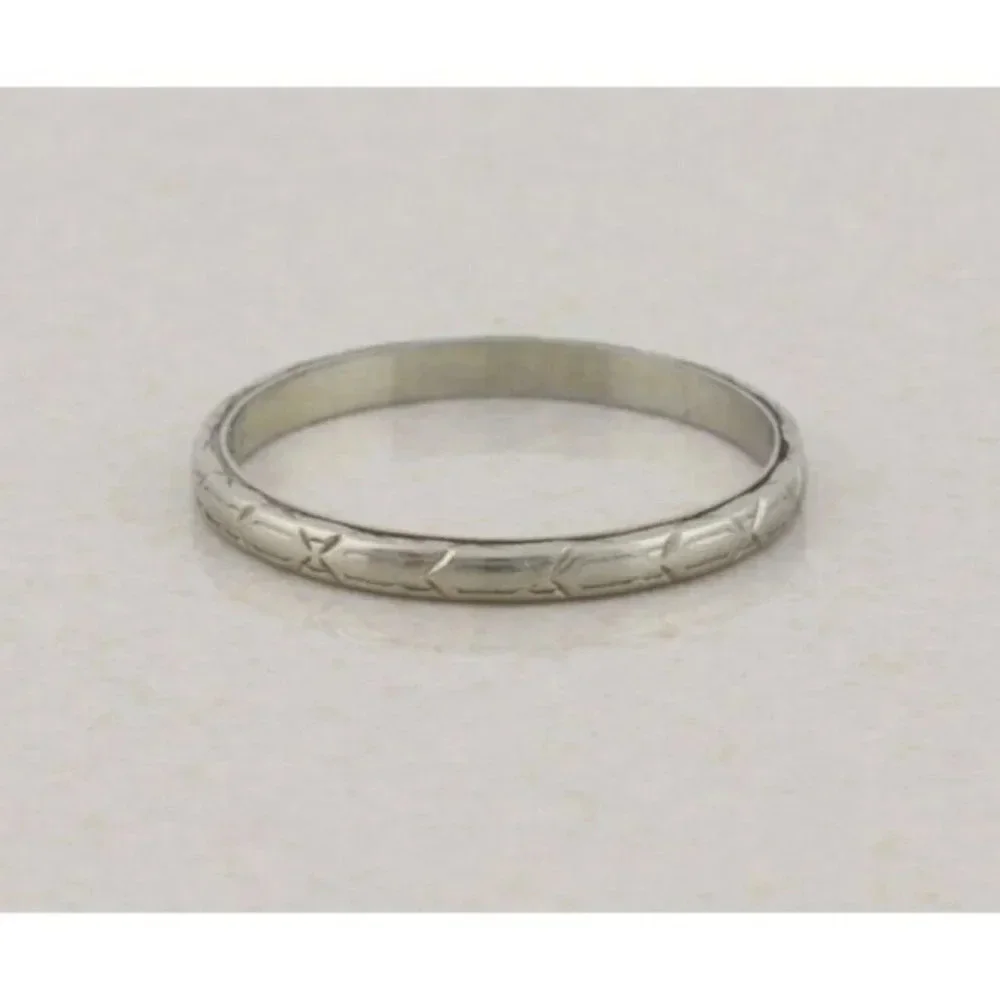 18k White Gold Antique Art Deco Patterned Band Ring Size 8 - Picture 6 of 6